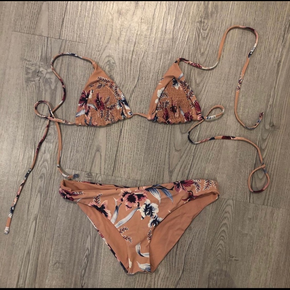 Tori Praver size M floral bikini!